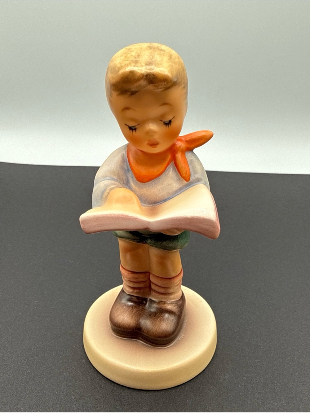 Vintage M.I. Hummel Honor Student #2087/B - 1999 Hummel Club , Goebel Germany